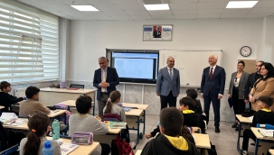 Aliağa 100. Yıl Ortaokulu'na "Beslenme Dostu ve Fiziksel Aktiviteyi Destekleyen İş Yeri" Belgesi