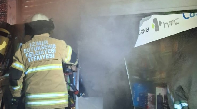 Aliağa'da İş Yerinde Yangın: Maddi Hasar Meydana Geldi