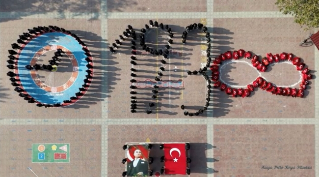 Aliağa'da Öğrencilerden 10 Kasım Koreografisi