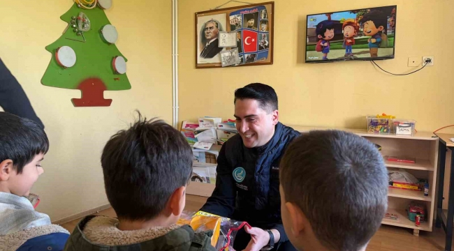 İzmir'de Ülkü Ocakları'ndan eğitime destek