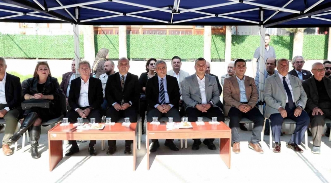 Minik eller zeytinle buluştu