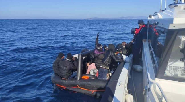 Seferihisar açıklarında 32 göçmen kurtarıldı