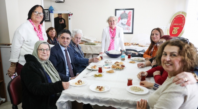 Aliağa Belediye Başkanı Serkan Acar'a Desteklerinden Dolayı Özel Şilt