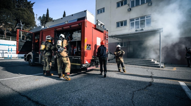 İtfaiye ekiplerinden polis okulunda yangın tatbikatı