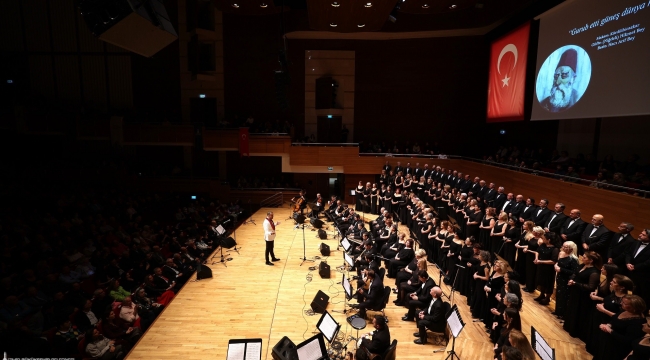İzmir Büyükşehir Belediyesi Korosu "Sonbahar Şarkıları"yla yüreklere dokundu