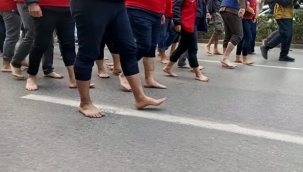 İzmir Büyükşehir Belediyesi Şirketlerinde Çalışan İşçilerden Çıplak Ayaklı Protesto Yürüyüşü