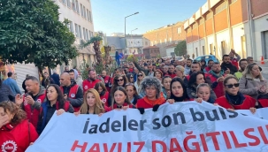 İzmir'de belediye işçileri yarım gün iş bırakma eyleminde