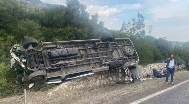 İzmir'de feci kaza: 1 ölü, 1 yaralı