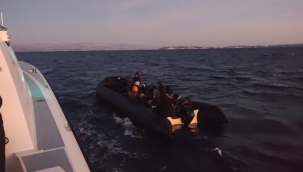 İzmir'de SİHA ve radar destekli operasyon: 79 düzensiz göçmen yakalandı