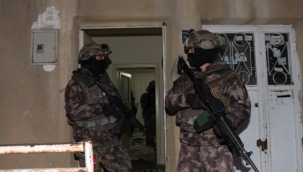İzmir'de silahlı suç örgütüne şafak operasyonu: 28 gözaltı
