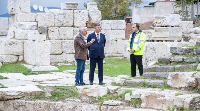 Smyrna Tiyatrosu gün yüzüne çıkıyor