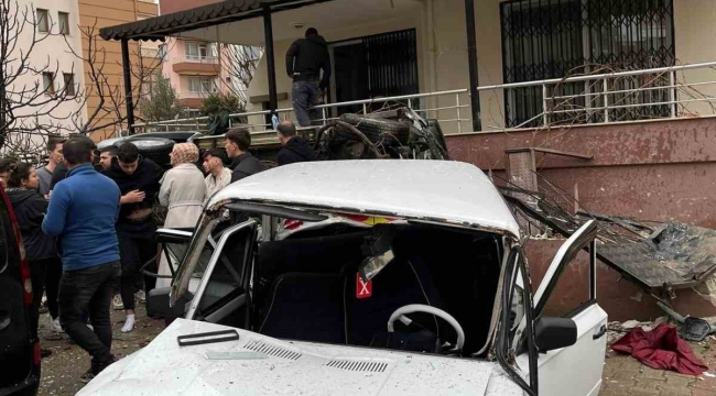İzmir'de otomobil apartmanın bahçesine uçtu: 1'i ağır 6 yaralı