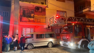 İzmir İtfaiyesi Buca'da yangına müdahale etti