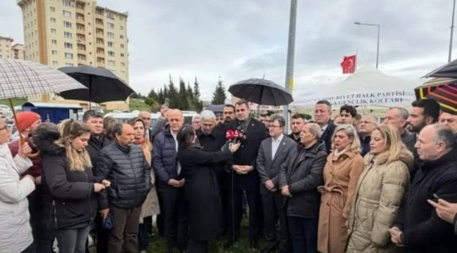 Şakran Cezaevi Önünde CHP'den Tutuklu Öğrenciler İçin Basın Açıklaması