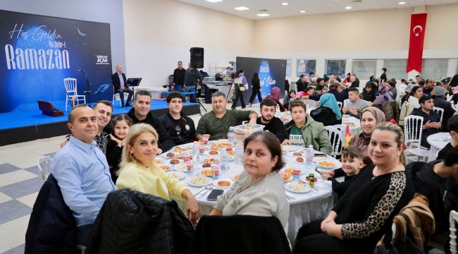Aliağa'da İlk Toplu İftar Yapıldı