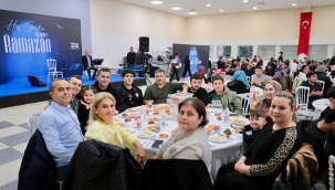 Aliağa'da İlk Toplu İftar Yapıldı