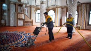 Aliağa'da Ramazan öncesi ibadethane temizliği