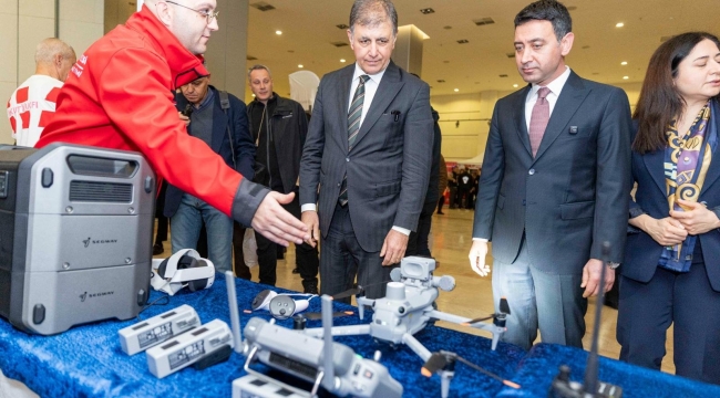 Başkan Tugay: Birden fazla yangın uçağı kiralamaya hazırız