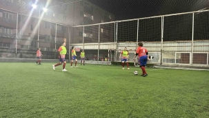 Bergama'da çocuklar babaya, anneler halı sahaya