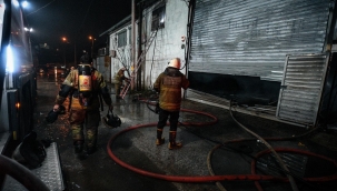 Buca'da mobilya atölyesinde yangın alarmı