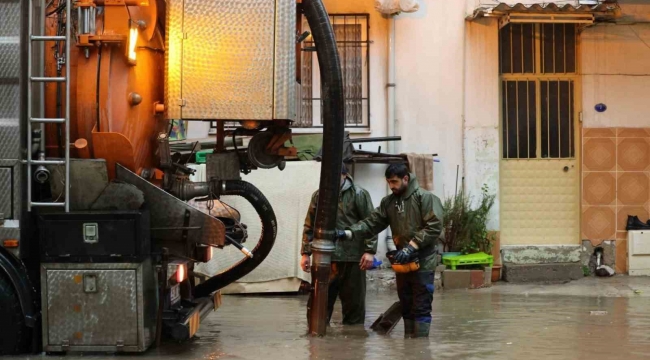 İzmir'de 187 su baskını ihbarına müdahale edildi