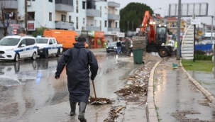 İzmir'de ekipler 24 saat görevde