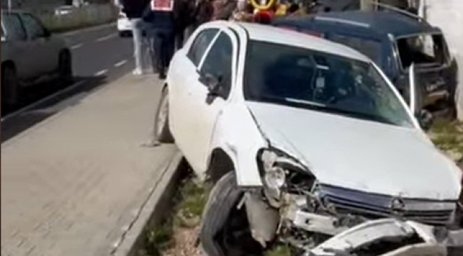 İzmir'de Otomobilin çarptığı kadın hayatını kaybetti, mahalleli yolu kapattı