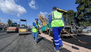 İzmir'in yollarında tam gaz asfalt seferberliği