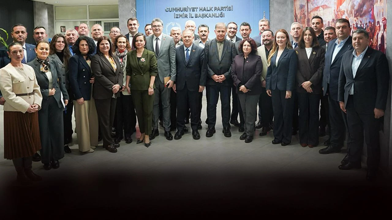 Tugay parti değiştirenlere sert çıktı ve net mesaj verdi: İzmir'de kimse parti değiştirmez!