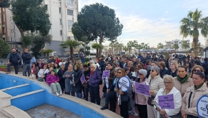 Aliağa'da 8 Mart Yürüyüşü Düzenlendi  