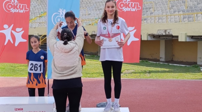 Aliağa'da Atletizmde Başarı: 3 Öğrenci İl Derecesi Elde Etti