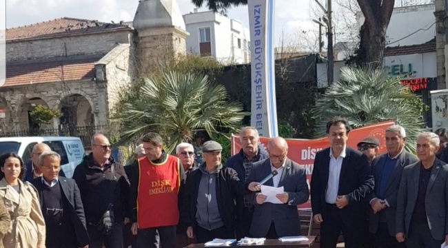 Aliağa'da Emeklilerden İmza Kampanyası: Dilekçeler TBMM'ye Gönderilecek