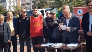 Aliağa'da Emeklilerden İmza Kampanyası: Dilekçeler TBMM'ye Gönderilecek