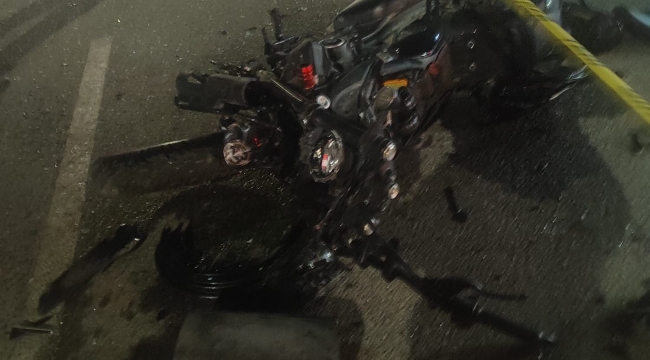 Aliağa'da motosiklet ile otomobil çarpıştı: 1 ölü, 2 yaralı