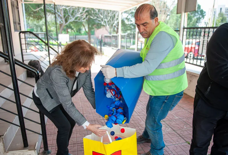 Aliağa'dan "Mavi Kapak" Kampanyasına 200 Kiloluk Destek