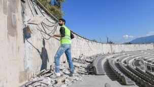Aşık Veysel Amfi Tiyatro yeni sezona yenilenerek giriyor