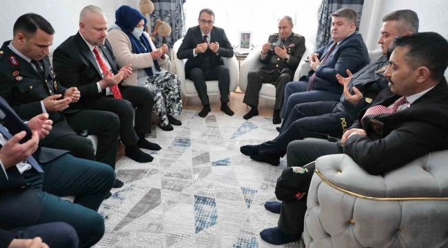 Başkan Pehlivan, şehit ailelerini ziyaret etti: "Başımızın tacısınız"