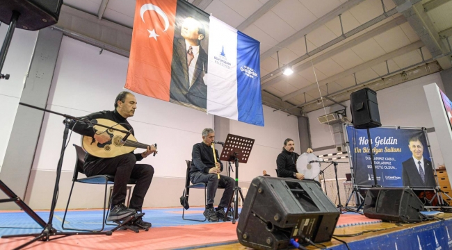 Büyükşehir'in iftar sofrası bu kez Foça'da kuruldu