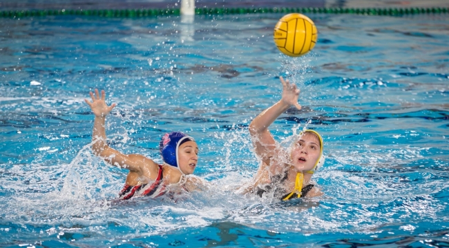 Göztepe'nin Avrupa zaferine Başkan Tugay da eşlik etti