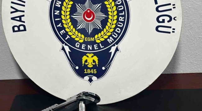 İzmir'de iş yerinde uyuşturucu ve ruhsatsız tabanca ele geçirildi