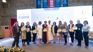 Kadınlar İzmir'deki zirvede konuştu