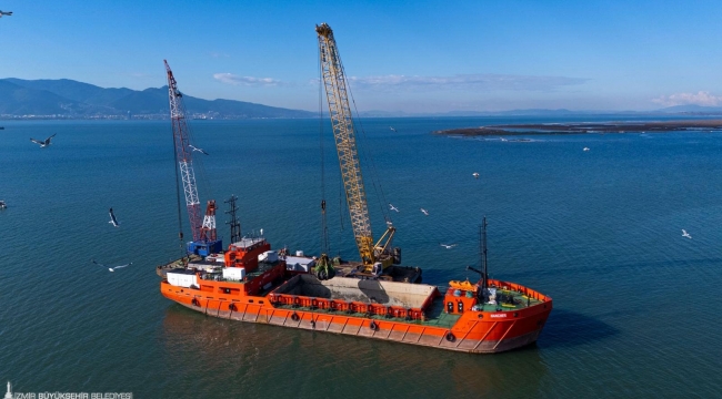 Körfez'den 1 milyon ton çamur çıkarıldı