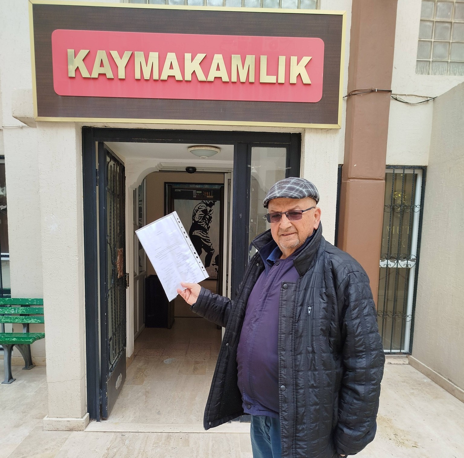 Aliağa'da Kapatılan Yol Tartışması: Vatandaşlar Kaymakamlığa Başvurdu