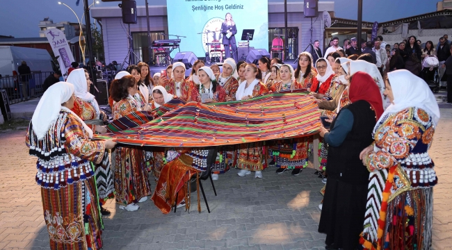 Aliağa'da Sivas Beydili Köyü Derneği'nden Hıdırellez Şenliği