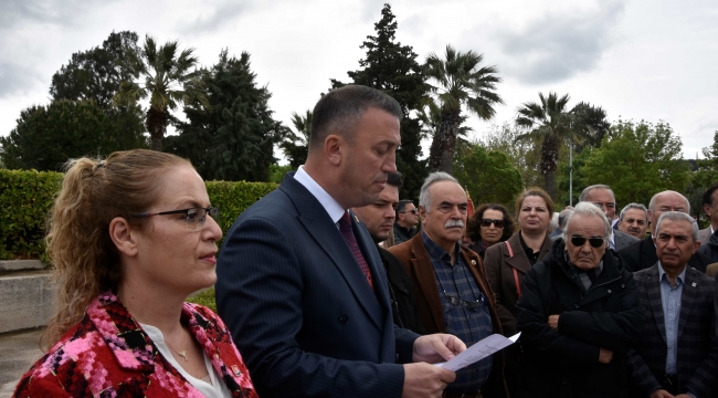 CHP Aliağa'dan Cumhuriyet Meydanı'nda 23 Nisan Açıklaması