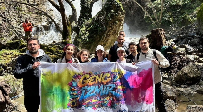 Efes Mimas Yolu'nda bahar yürüyüşü