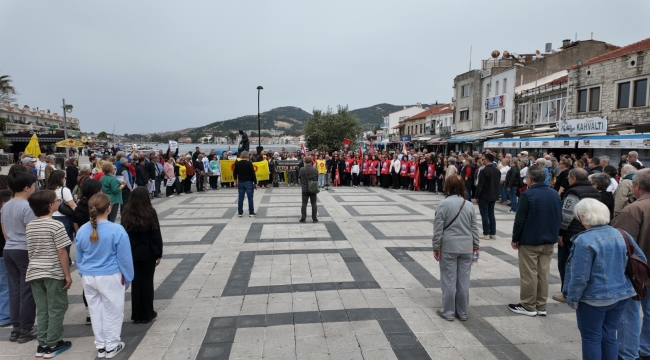 Okullarda Şiddet Ve Cinayetler Foçada Protesto Edildi Öğretmenler İş Bıraktı