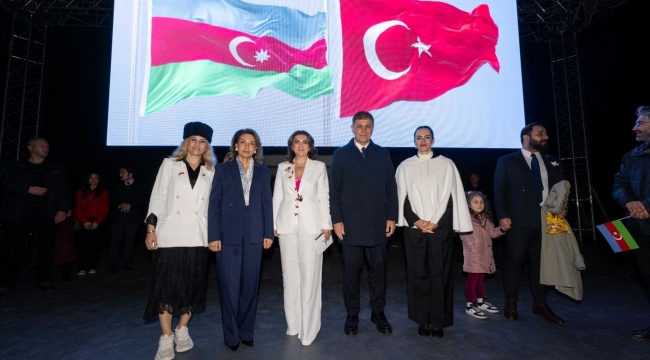 40 yıllık kardeşlik şarkılarla kutlandı