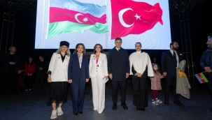 40 yıllık kardeşlik şarkılarla kutlandı