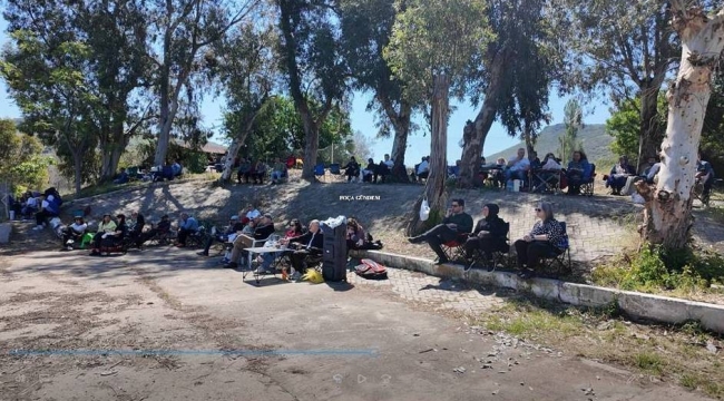Foça Açıklarında Göçmen Botu Yarı Batık Halde Bulundu: 1 Çocuk Hayatını Kaybetti